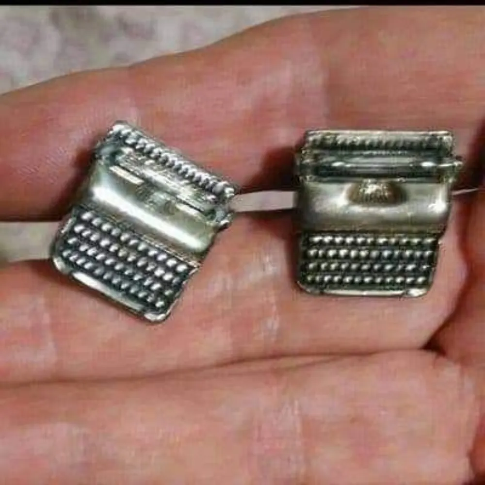 intotheshitter.bsky.social's profile picture