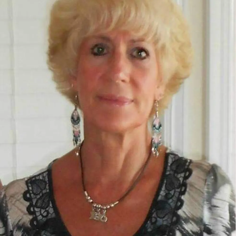 deemidnight.bsky.social's profile picture