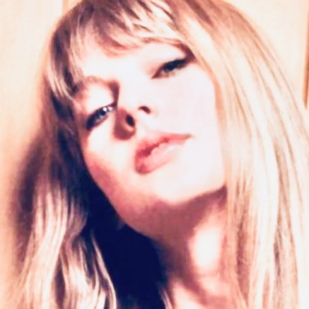 elis1.bsky.social's profile picture