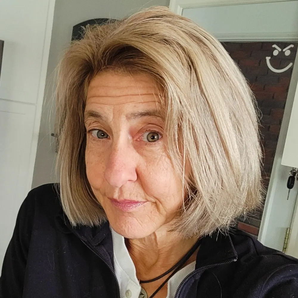 blueblondevotes.bsky.social's profile picture