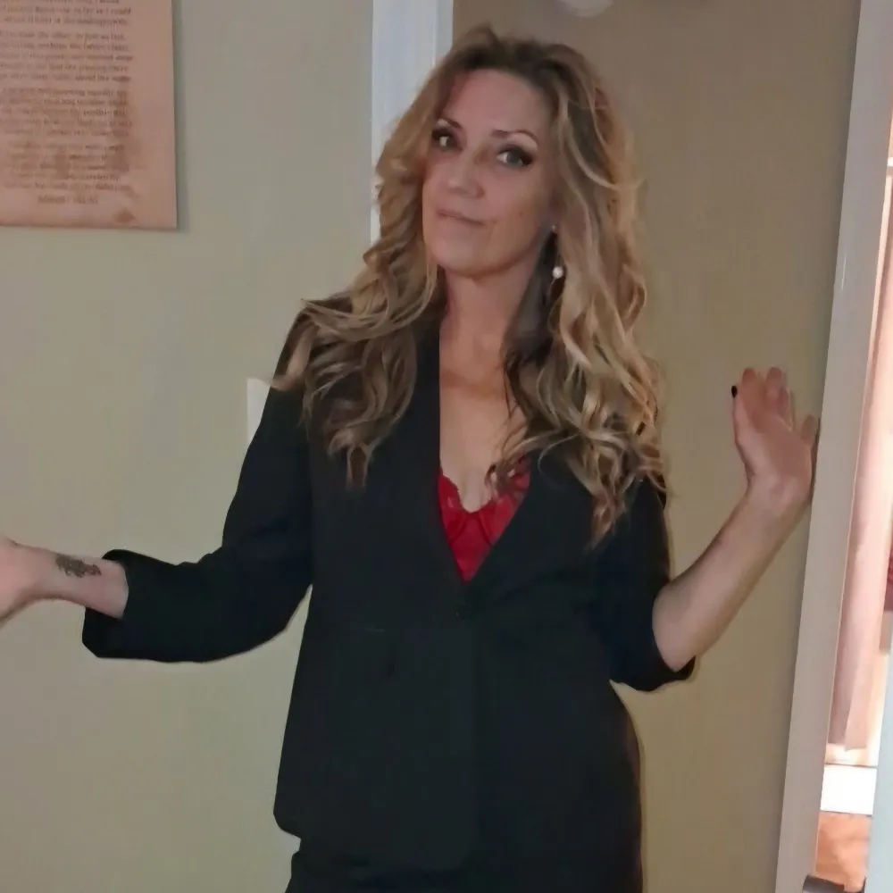 hockeychick1024.bsky.social's profile picture